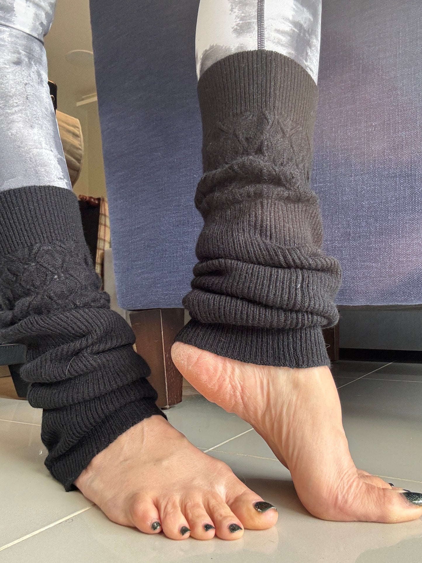 The Fonda Leg Warmer - Obsidian
